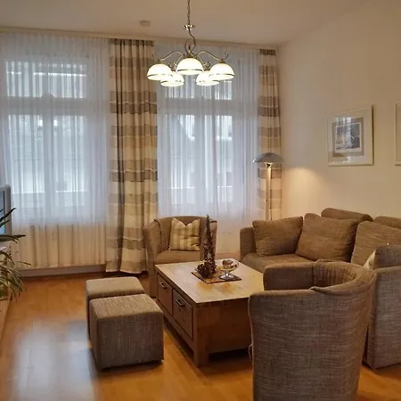 Minna Mit Grossem Balkon *