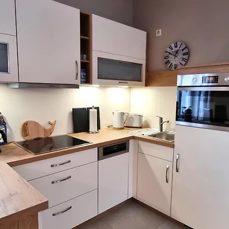 Minna Mit Grossem Balkon *