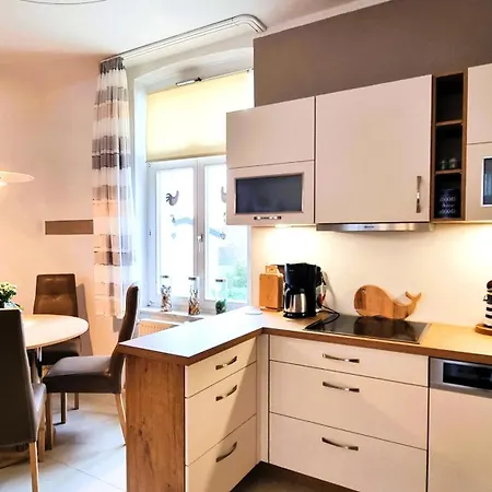 Minna Mit Grossem Balkon *